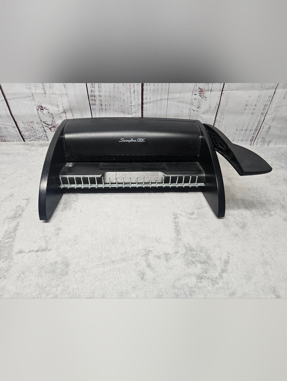 Swingline Black Comb Binding Machine